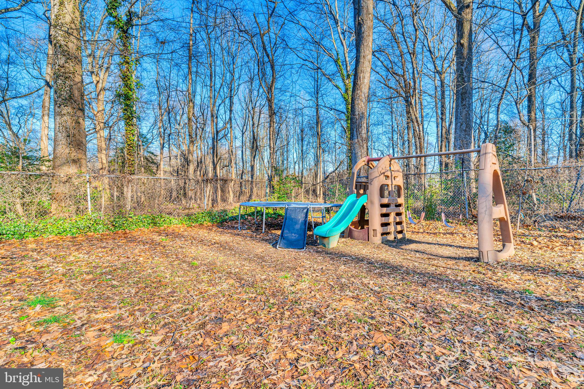 LOUIS L LEE - Residential Lease