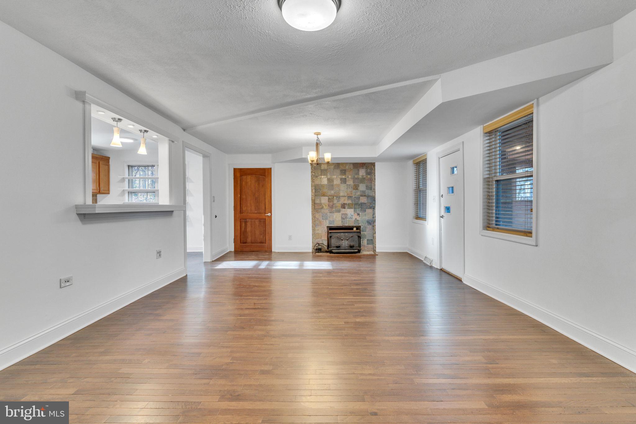 LOUIS L LEE - Residential Lease