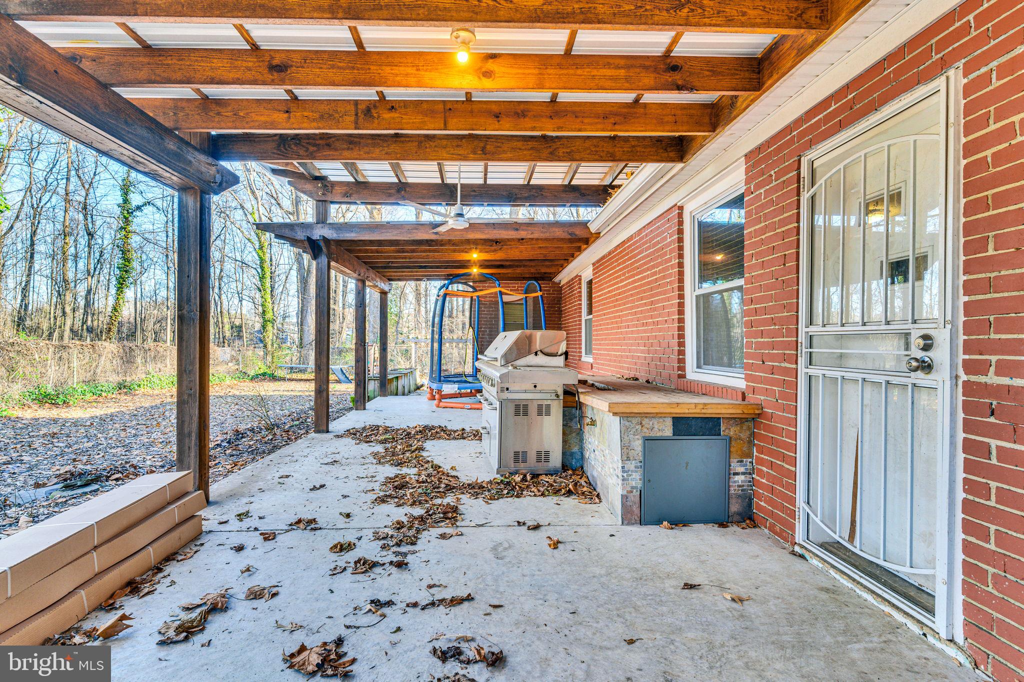 LOUIS L LEE - Residential Lease