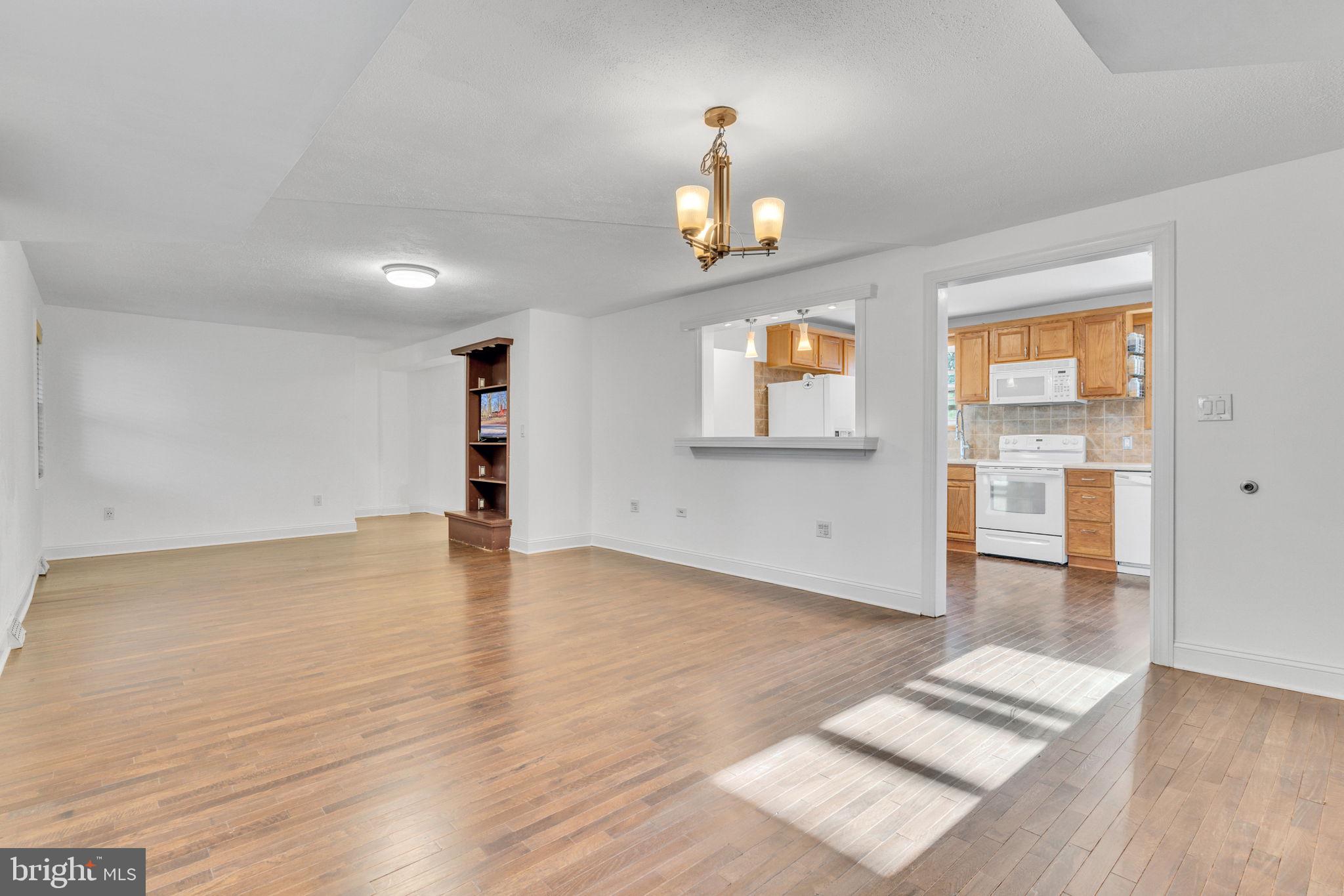 LOUIS L LEE - Residential Lease