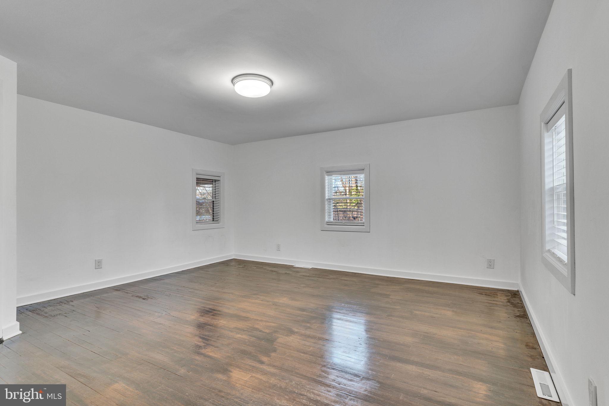 LOUIS L LEE - Residential Lease