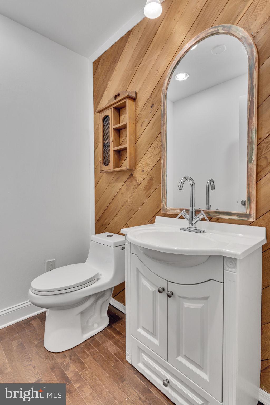 LOUIS L LEE - Residential Lease