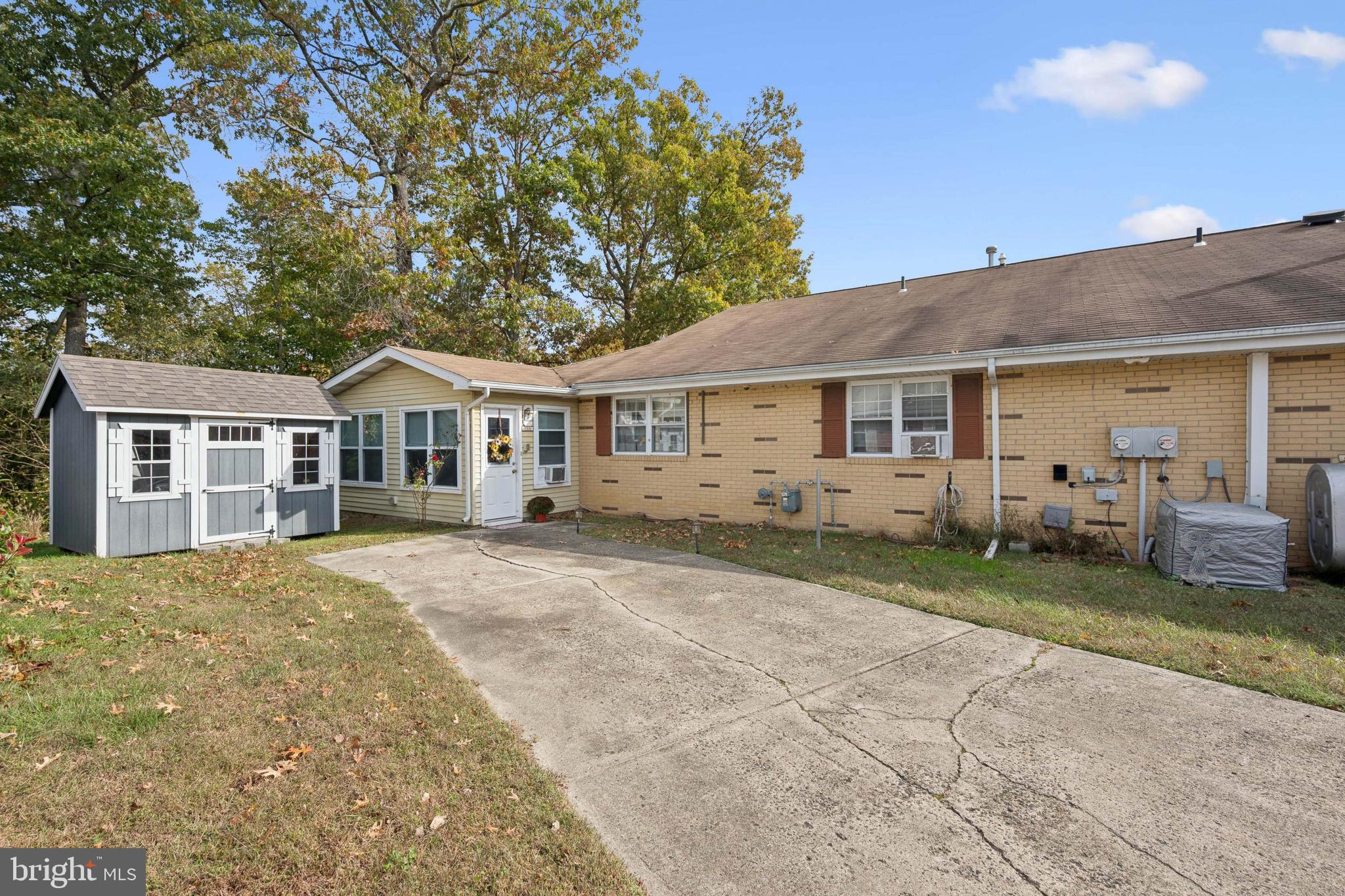 156 ELMTOWNE BOULEVARD