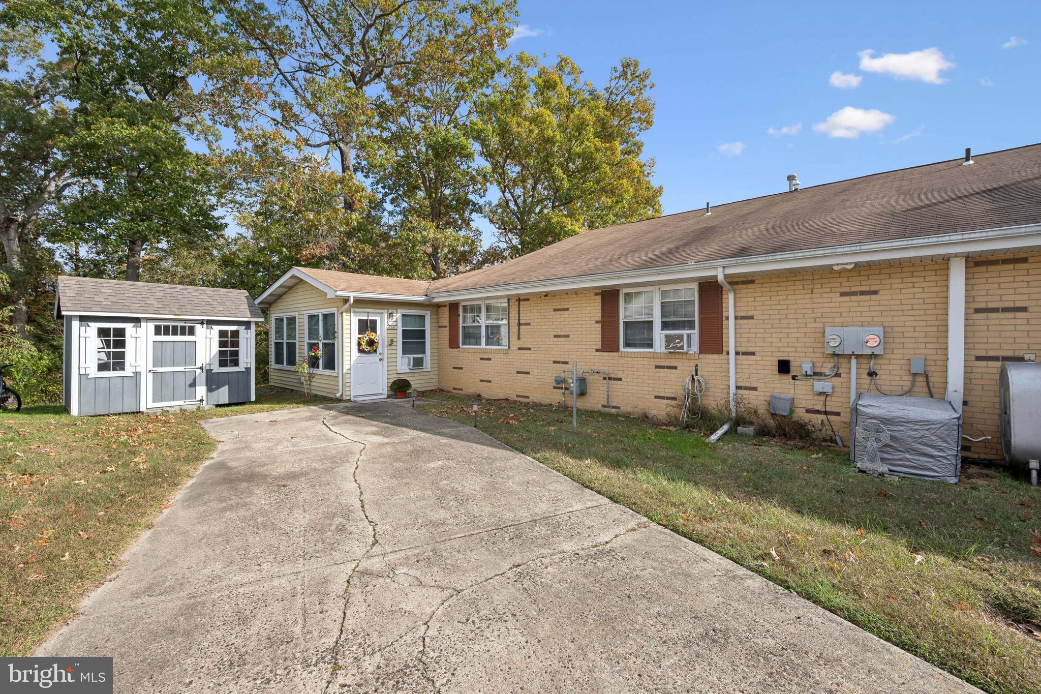 156 ELMTOWNE BOULEVARD