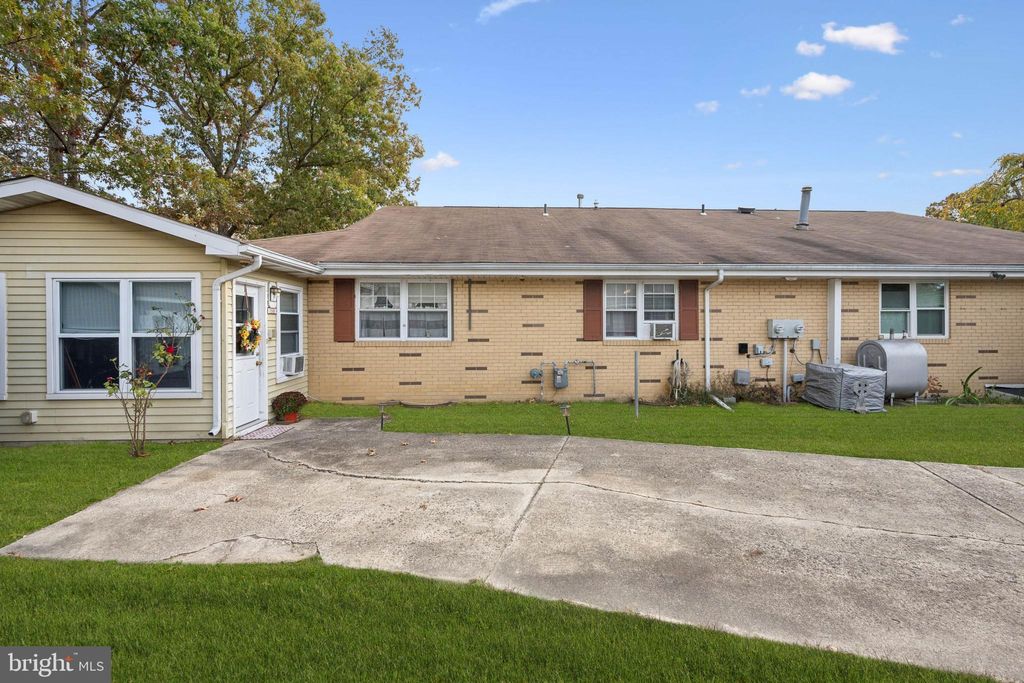 Photo of 156 Elmtowne Boulevard, HAMMONTON, NJ 08037 (MLS # NJCD2104838)