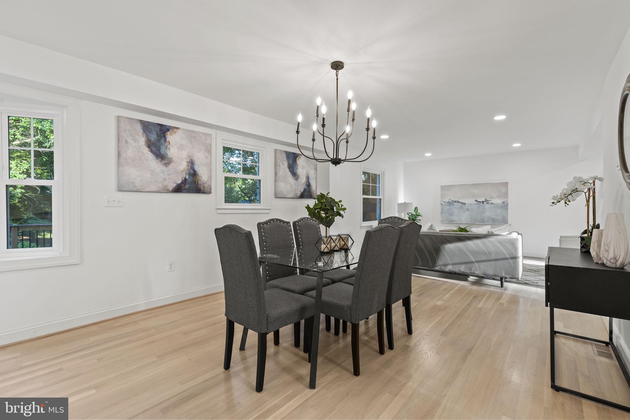 COUNTRY CLUB MANOR - Residential