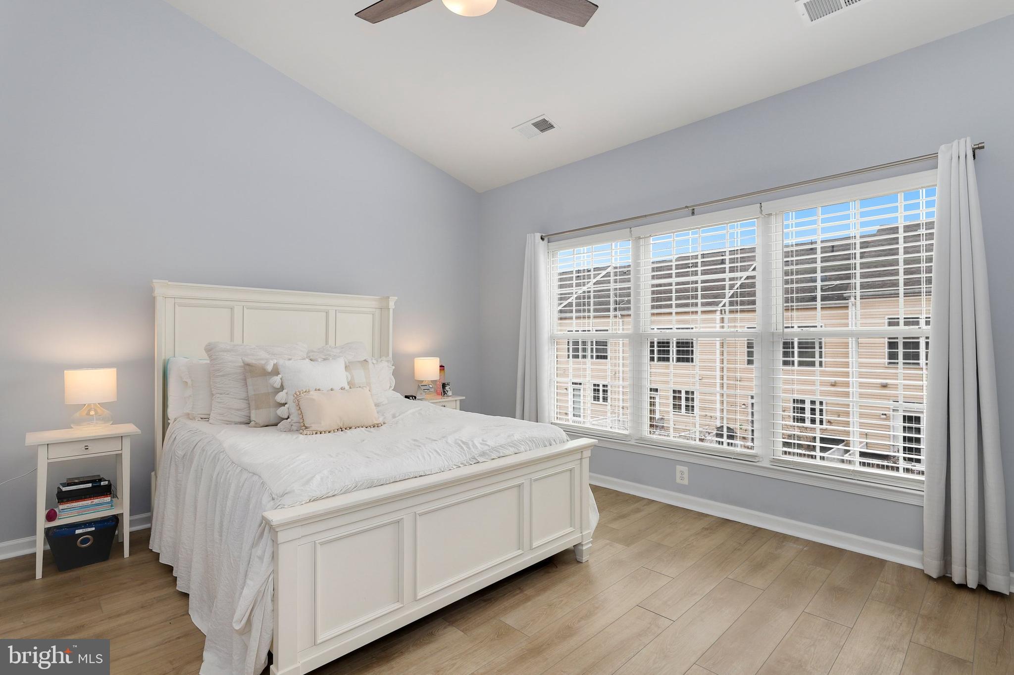 SOUTH RIDING - Residential