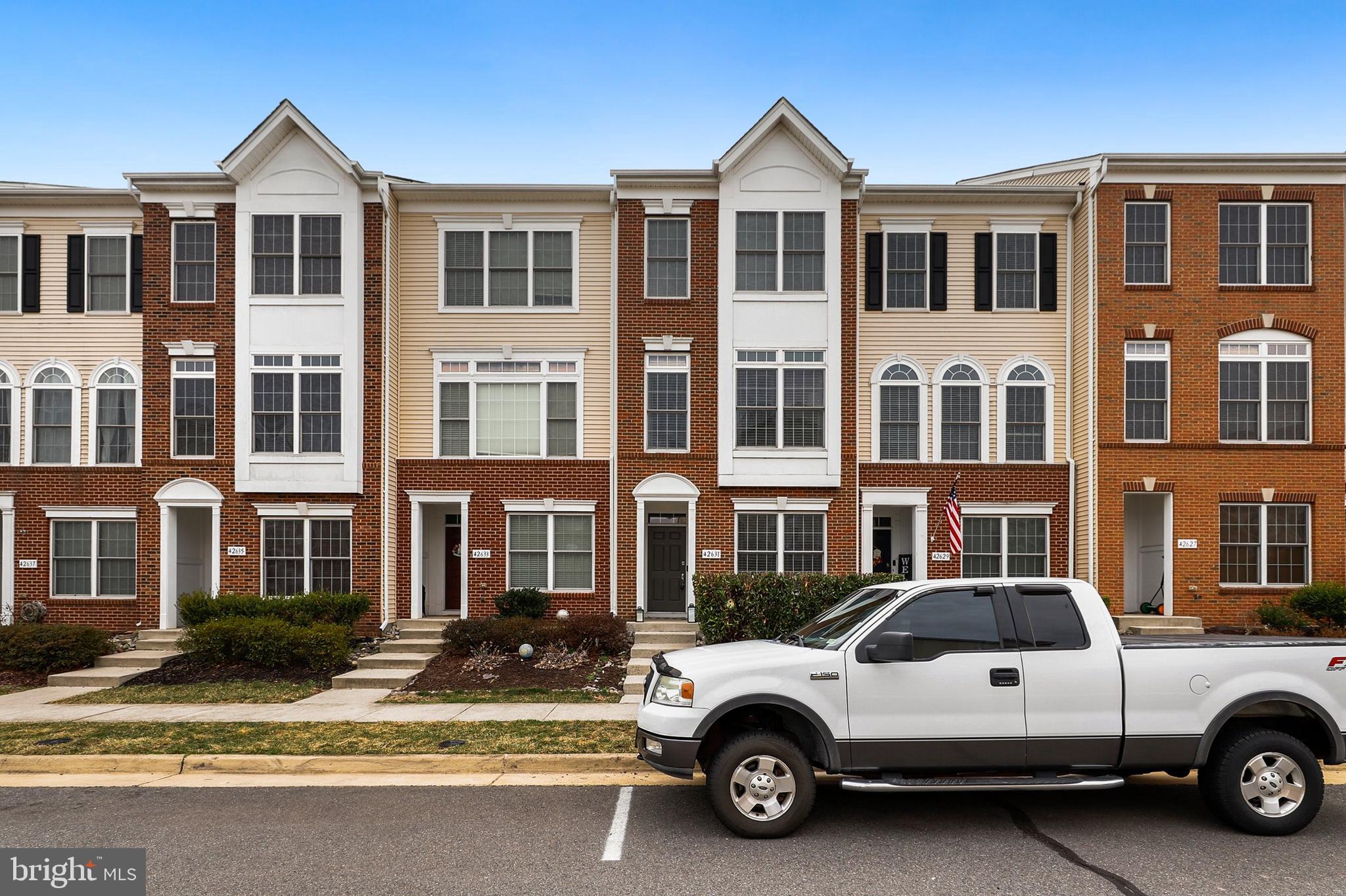 SOUTH RIDING - Residential