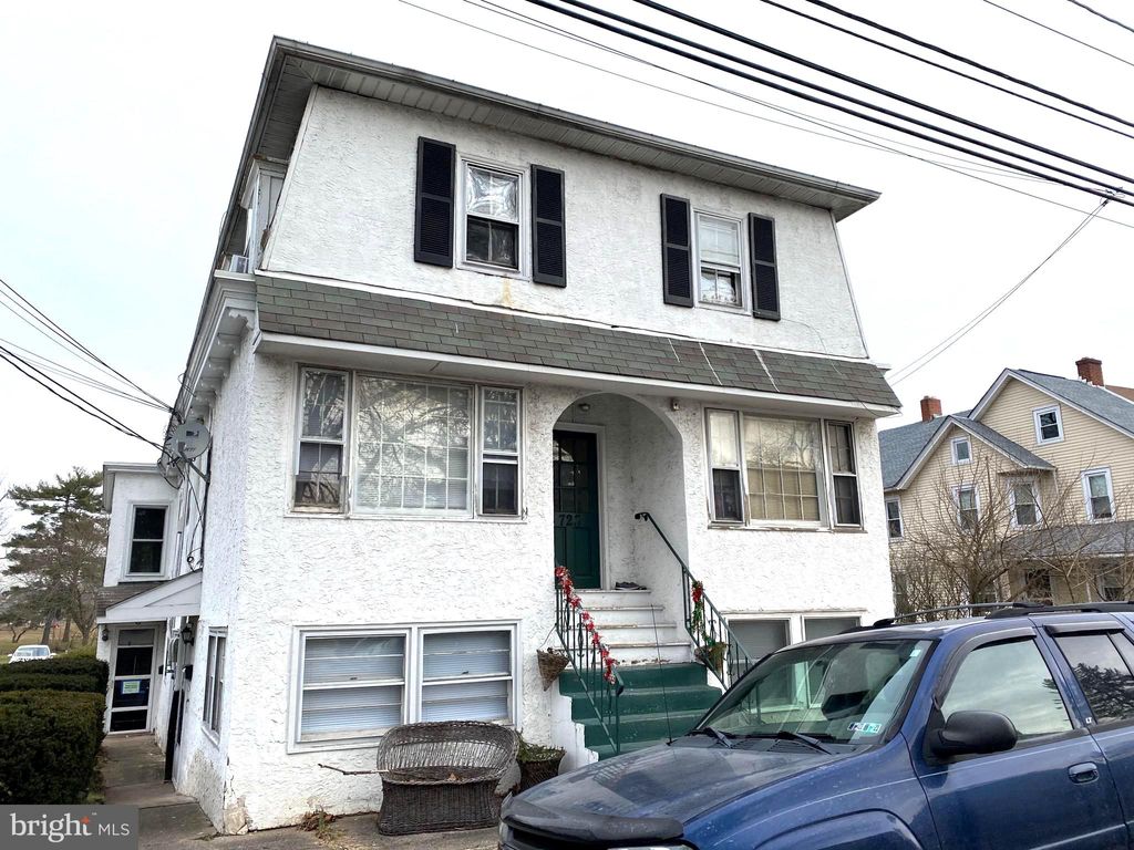Photo of 725 W Broad Street #4, QUAKERTOWN, PA 18951 (MLS # PABU2109940)