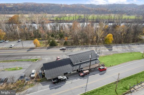 Multifamily For Sale - 200 E Main Street<br/> HANCOCK, MD 21750