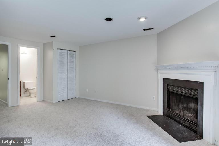 SUFFOLK PLACE - Residential Lease