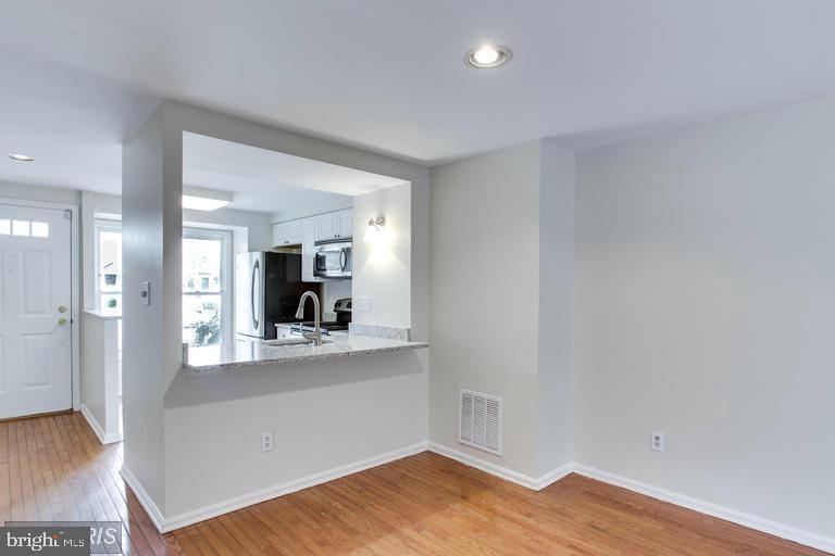 SUFFOLK PLACE - Residential Lease