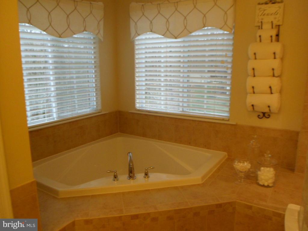 BEN OAKS - Residential Lease