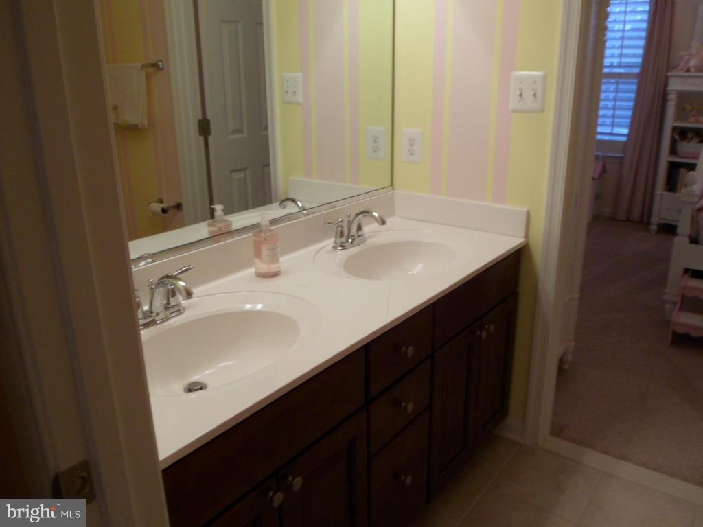 BEN OAKS - Residential Lease