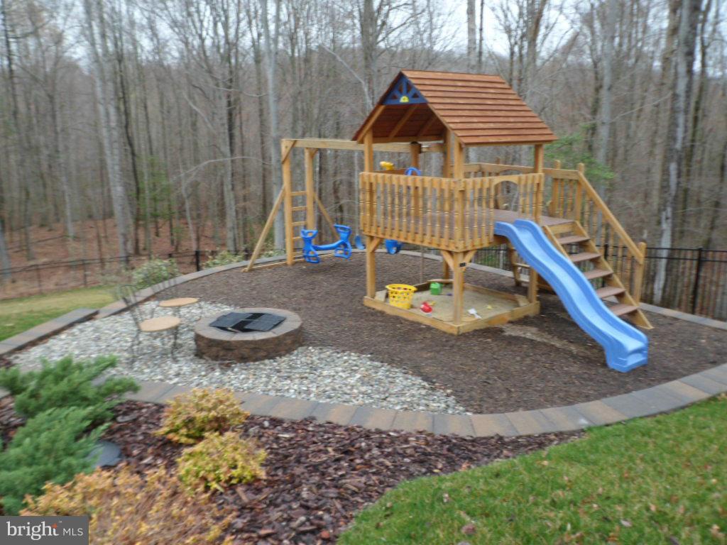 BEN OAKS - Residential Lease