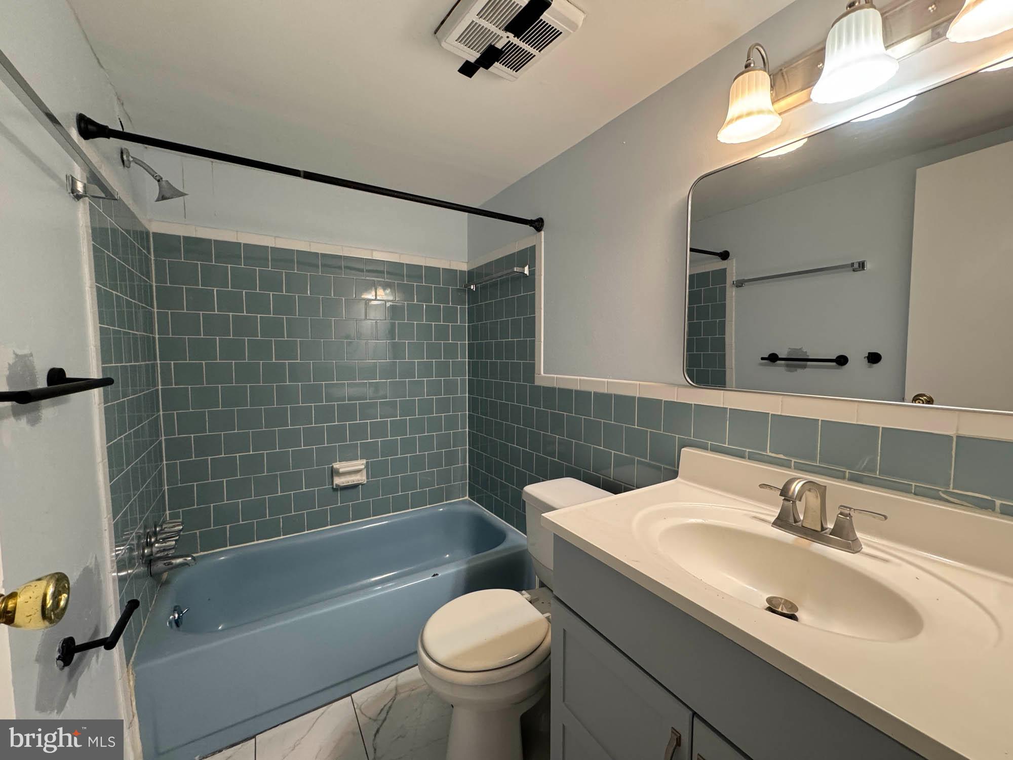 HYATTSVILLE - Residential