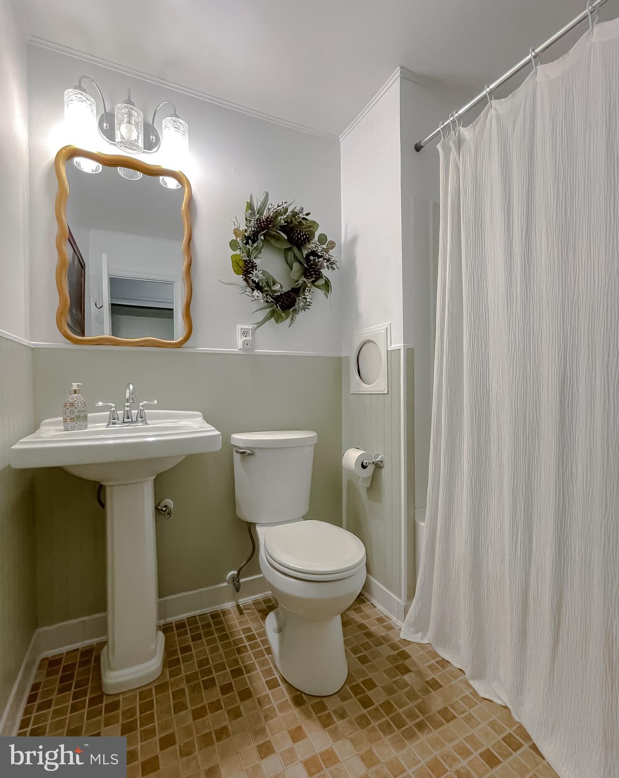 RUSTIC HILLS - Residential