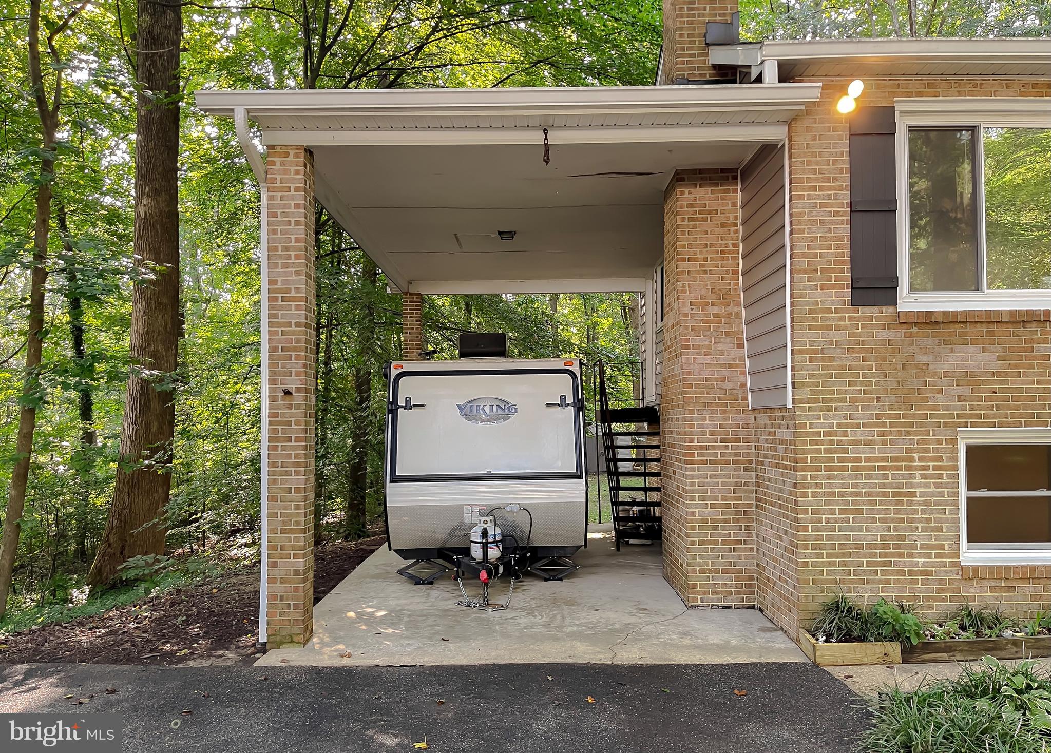 RUSTIC HILLS - Residential