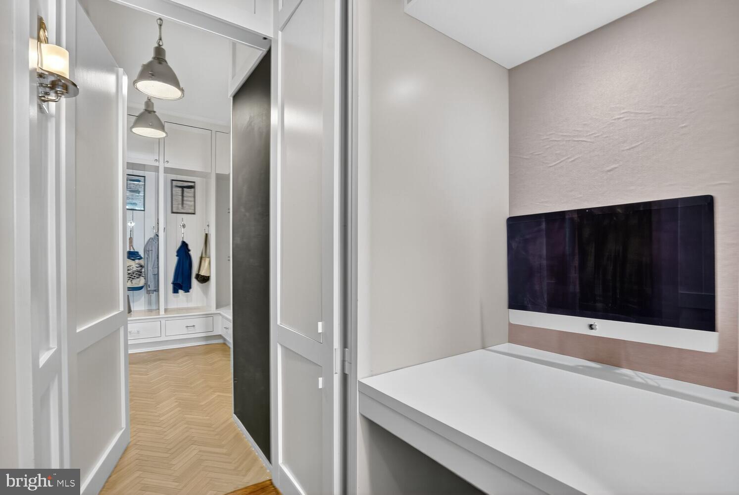 COUNTRY CLUB HILLS - Residential