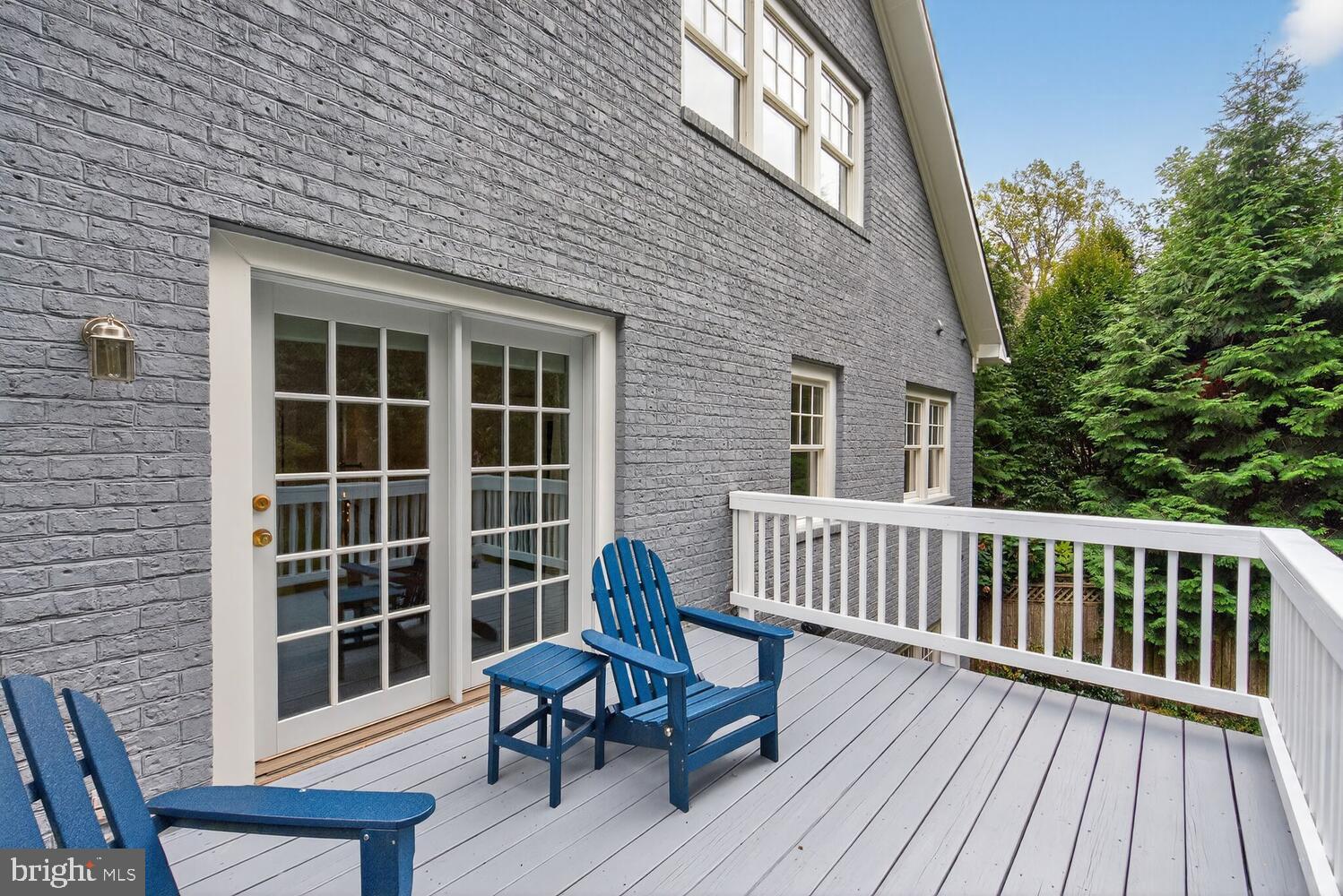 COUNTRY CLUB HILLS - Residential