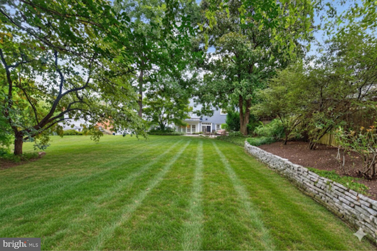 COUNTRY CLUB HILLS - Residential