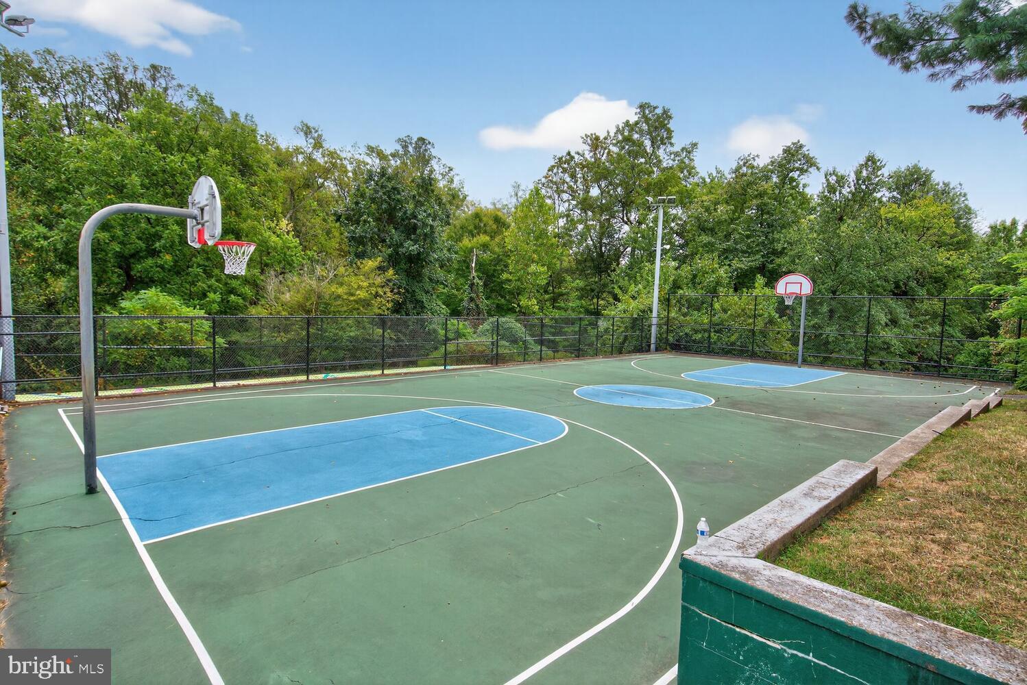 COUNTRY CLUB HILLS - Residential