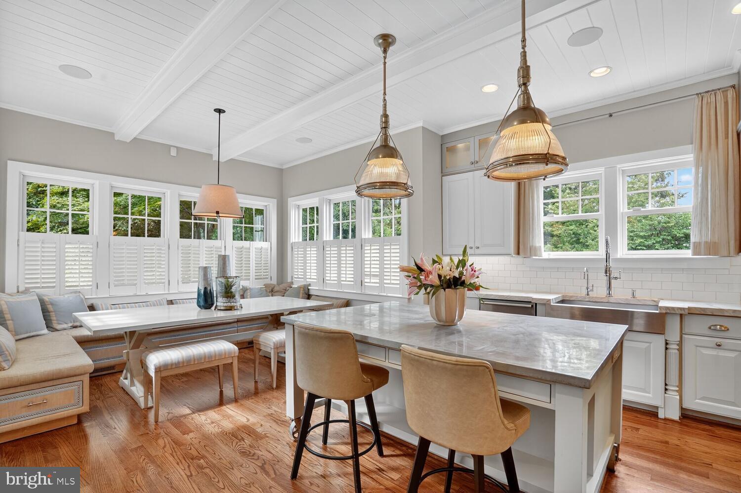 COUNTRY CLUB HILLS - Residential