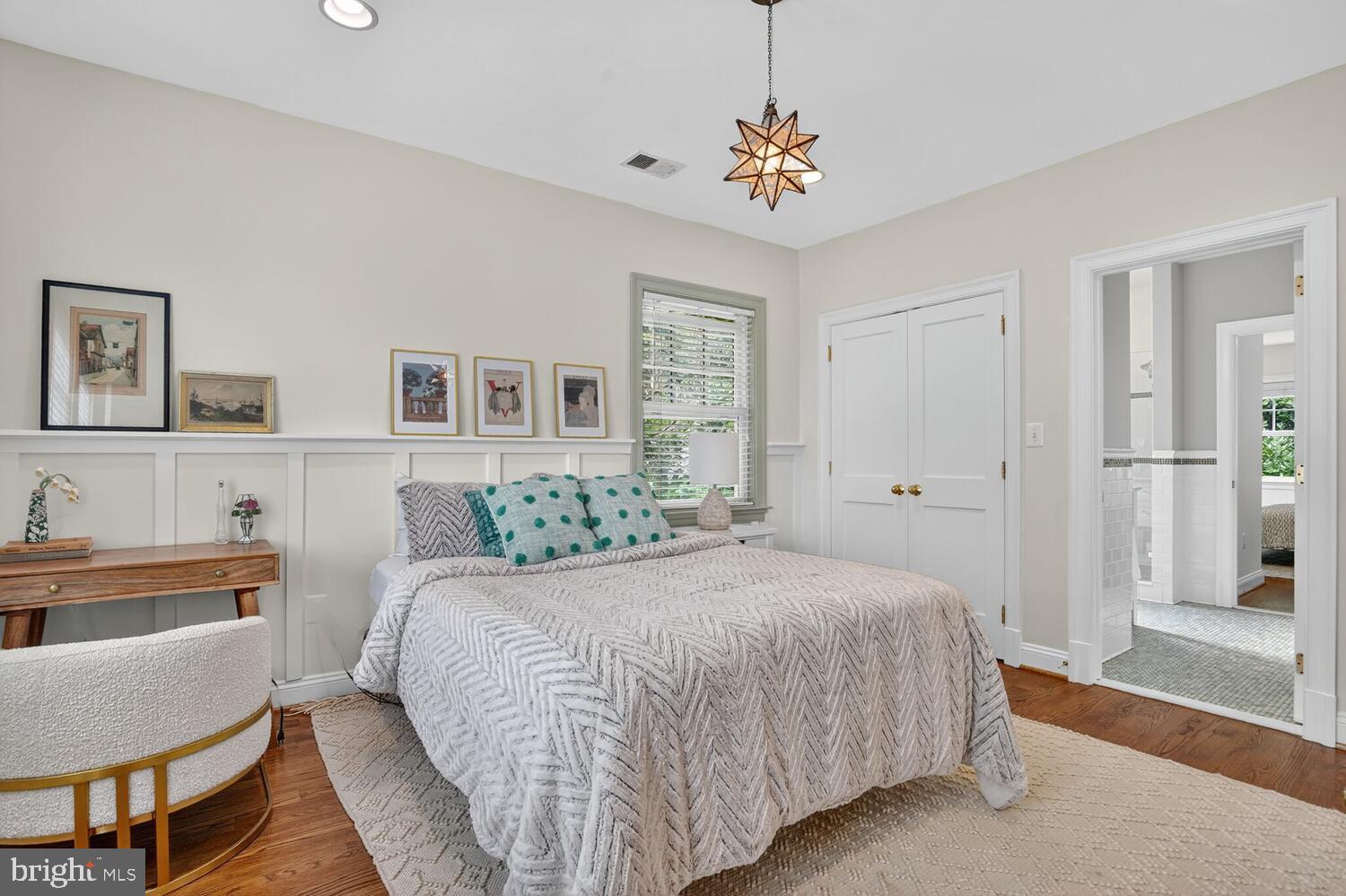 COUNTRY CLUB HILLS - Residential