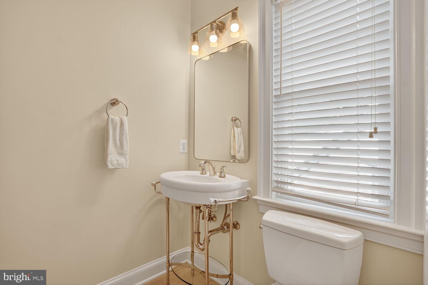 COUNTRY CLUB HILLS - Residential