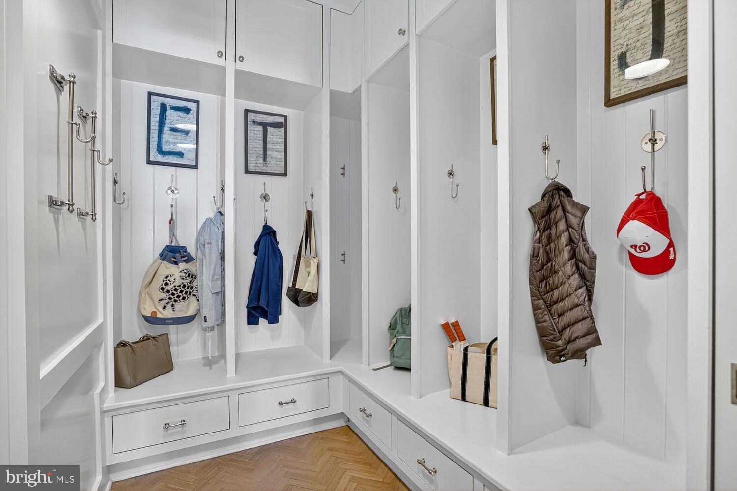 COUNTRY CLUB HILLS - Residential