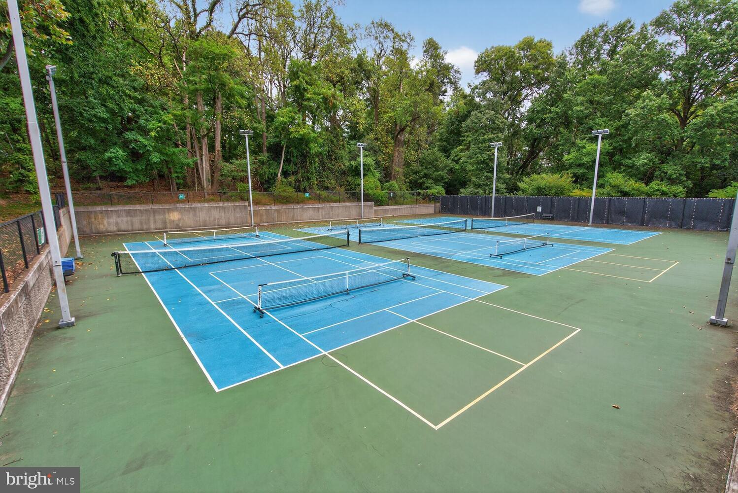 COUNTRY CLUB HILLS - Residential