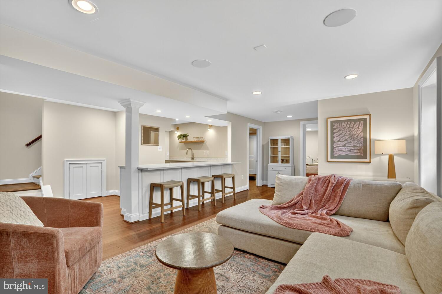 COUNTRY CLUB HILLS - Residential