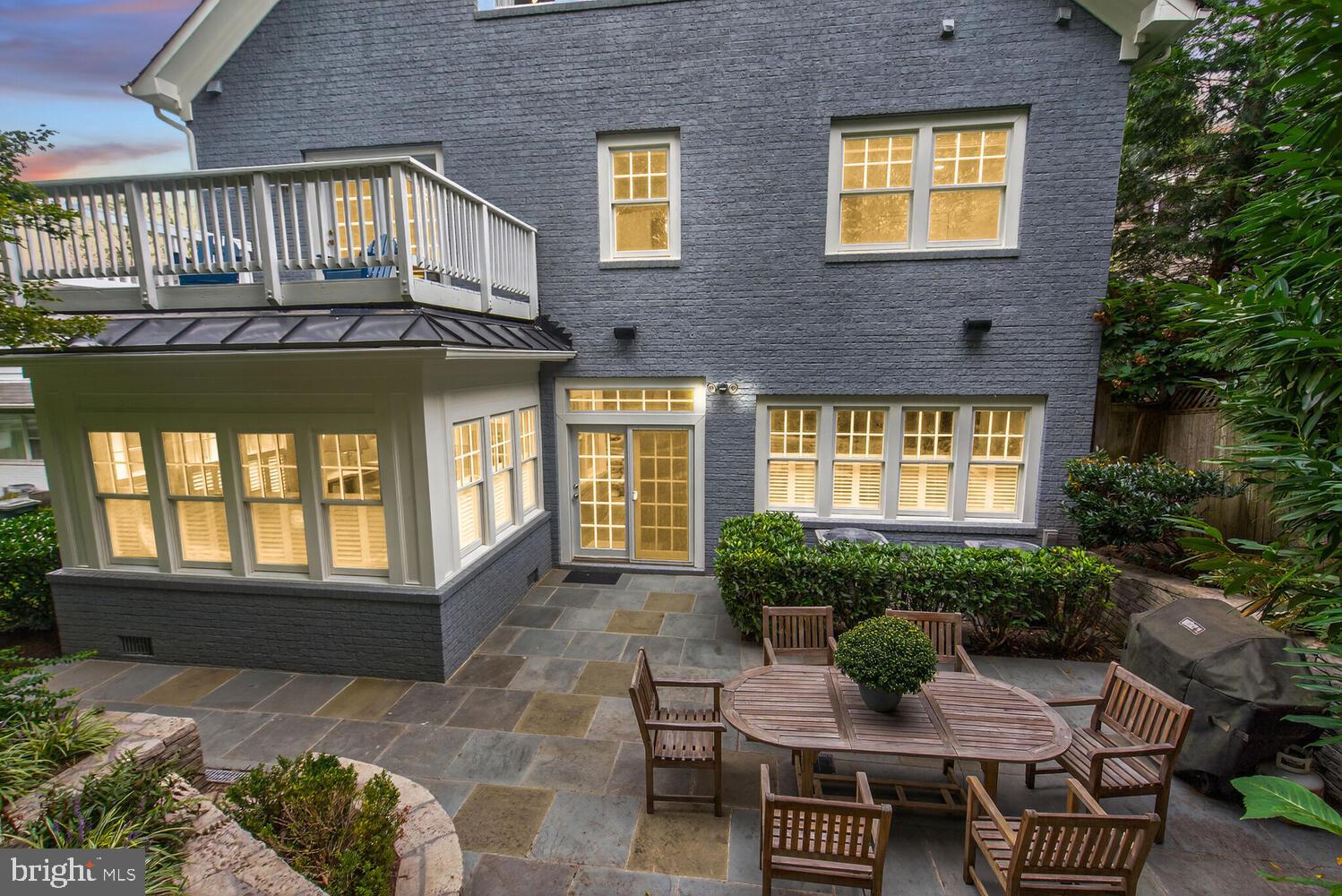 COUNTRY CLUB HILLS - Residential