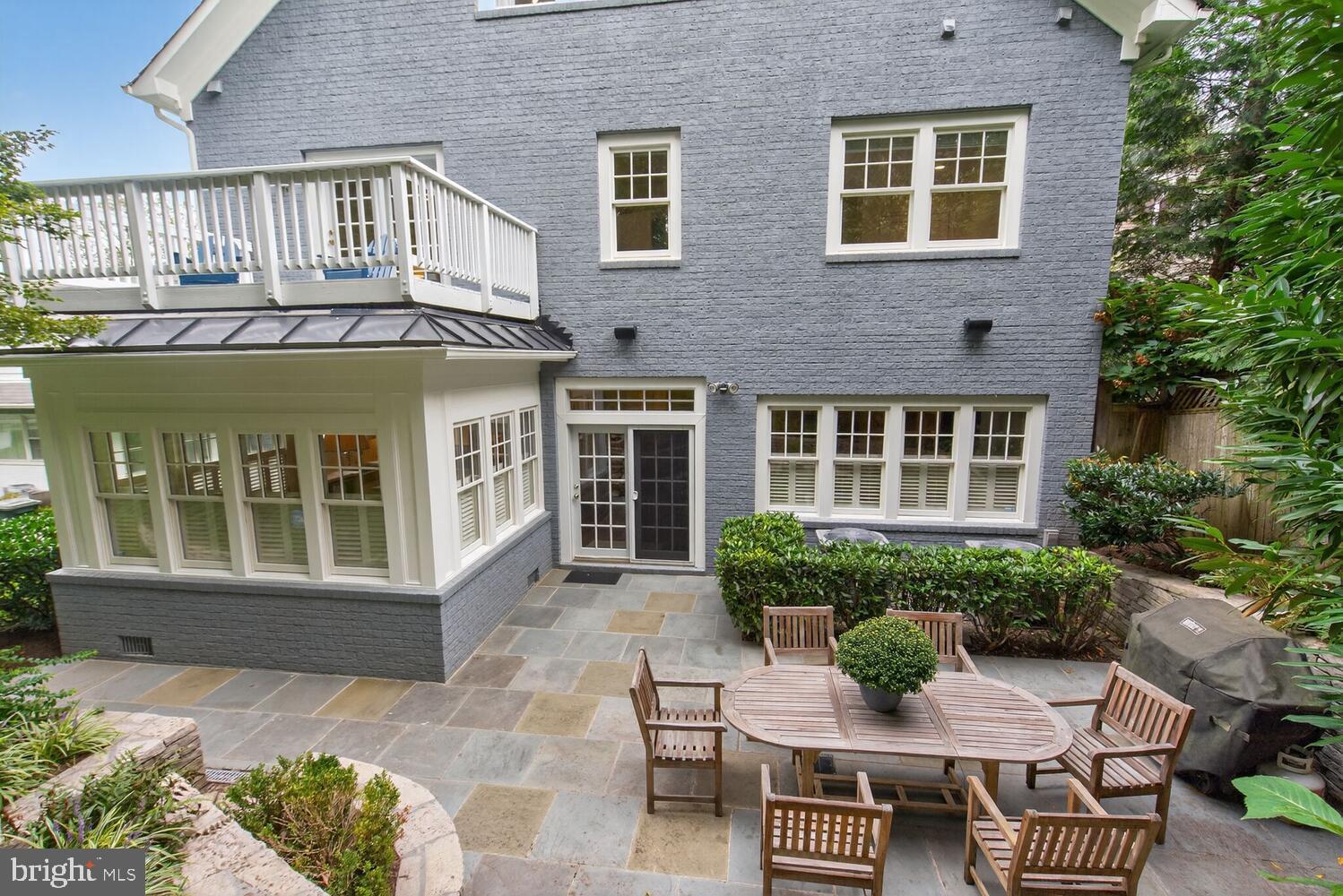 COUNTRY CLUB HILLS - Residential