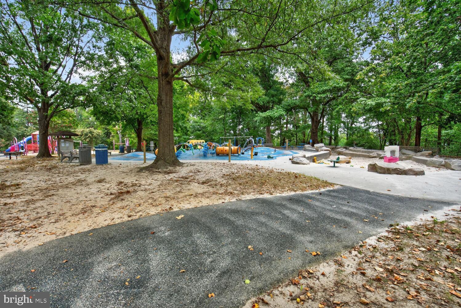 COUNTRY CLUB HILLS - Residential