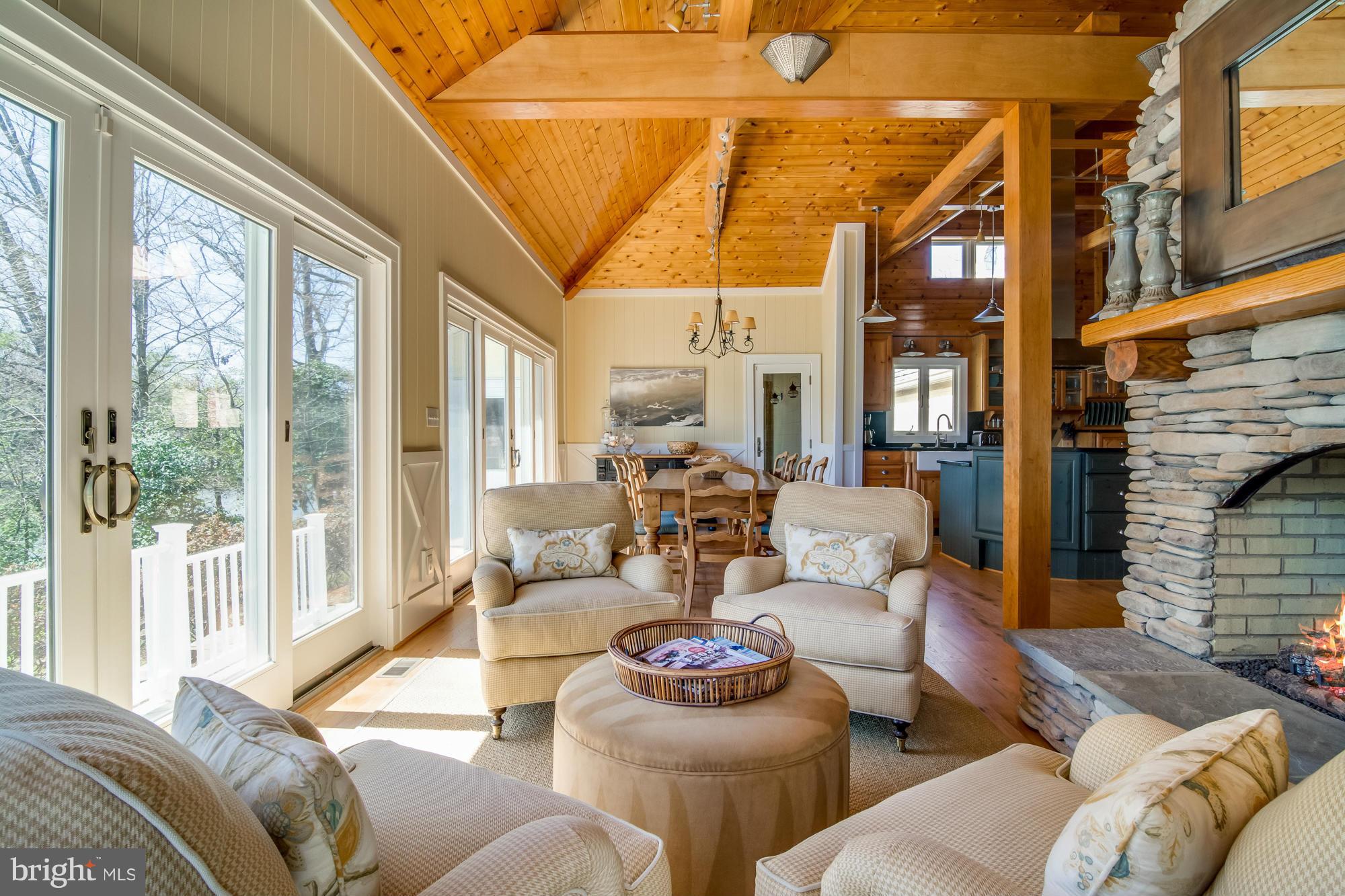 ANNAPOLIS ROADS - Residential