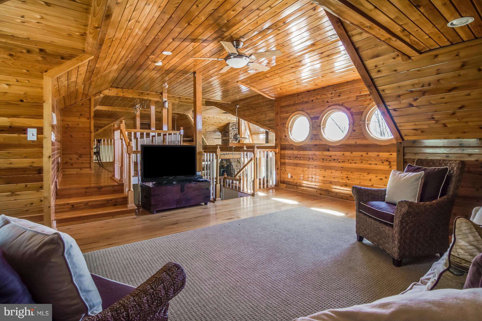 ANNAPOLIS ROADS - Residential