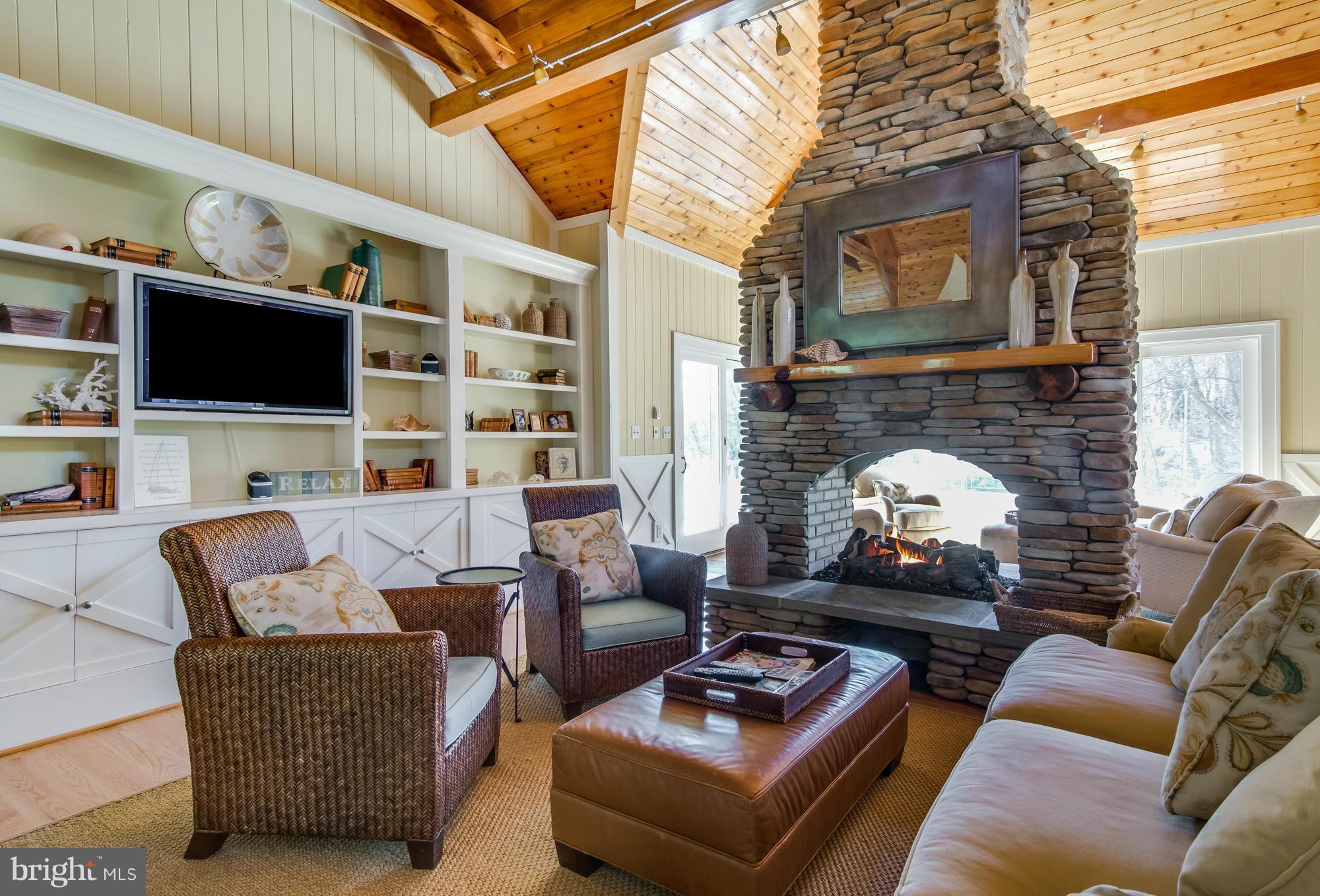 ANNAPOLIS ROADS - Residential