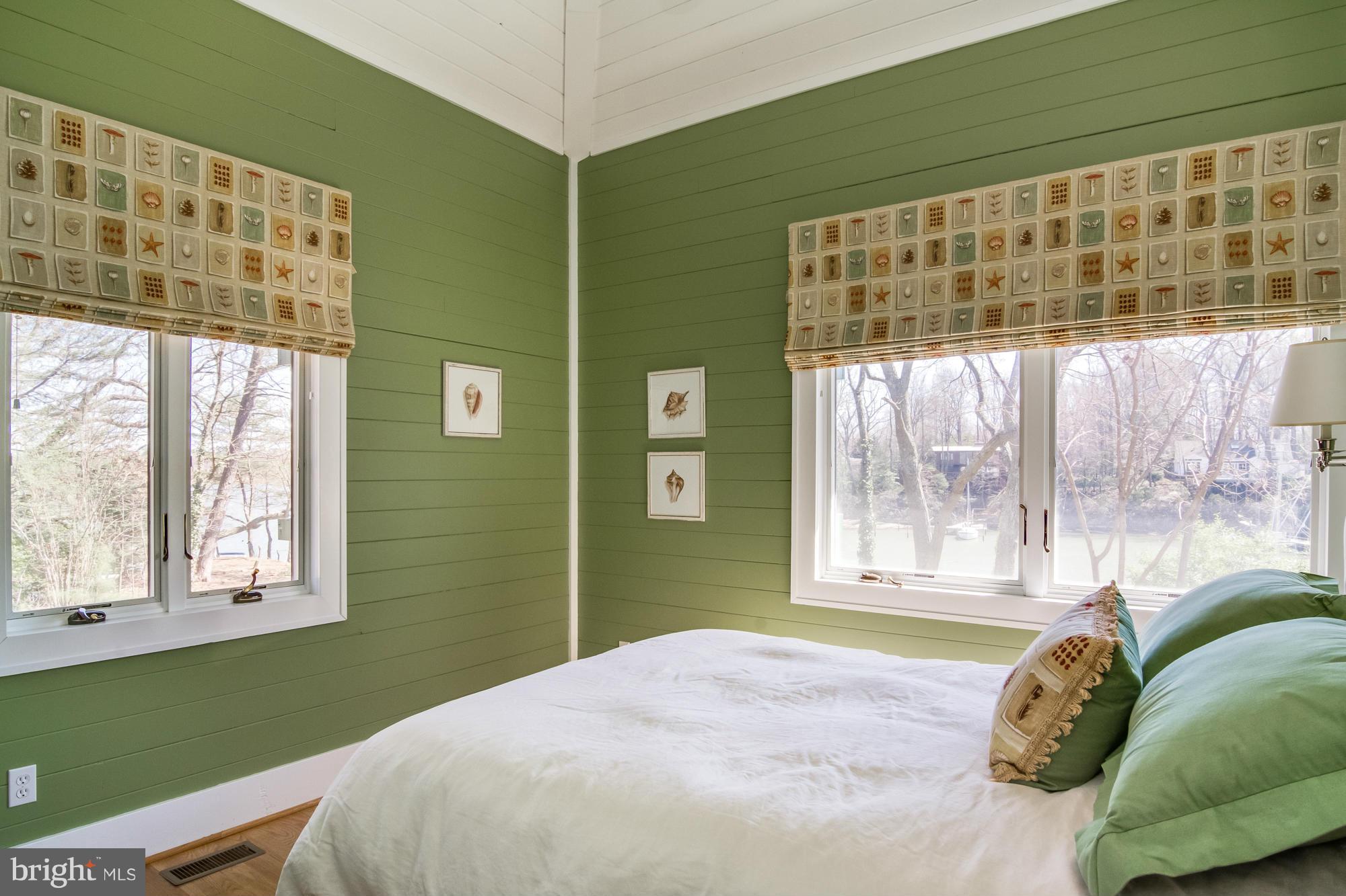 ANNAPOLIS ROADS - Residential