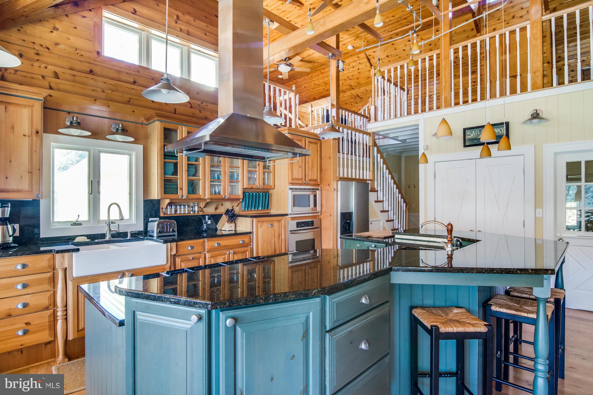 ANNAPOLIS ROADS - Residential