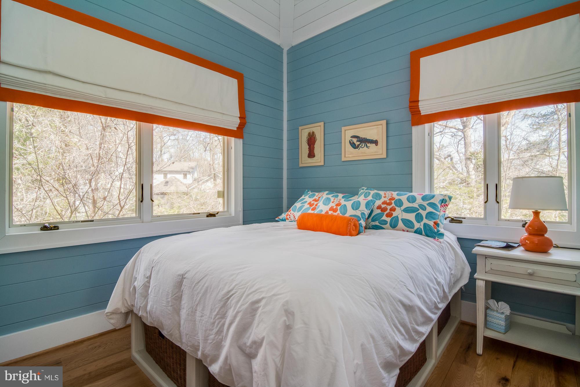 ANNAPOLIS ROADS - Residential