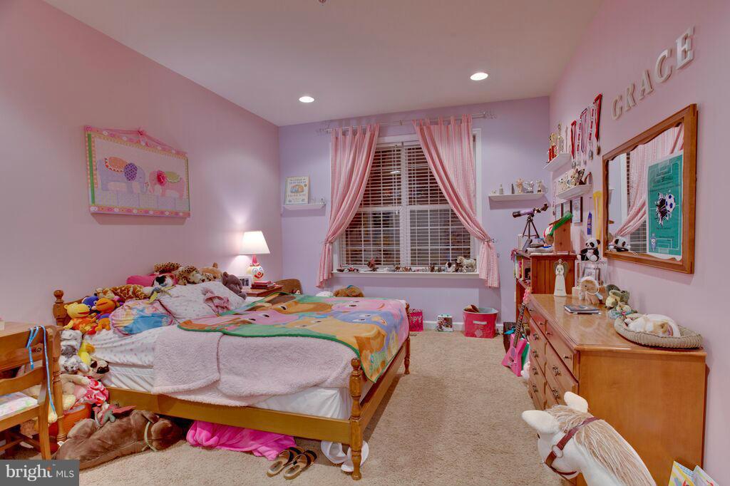 TOWNES CONDOMINIUMS - Residential