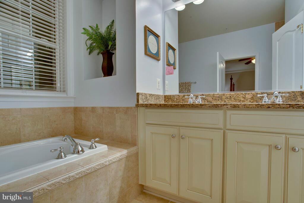 TOWNES CONDOMINIUMS - Residential