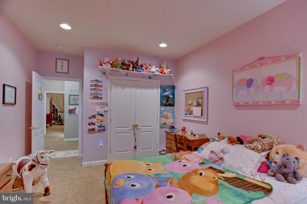 TOWNES CONDOMINIUMS - Residential