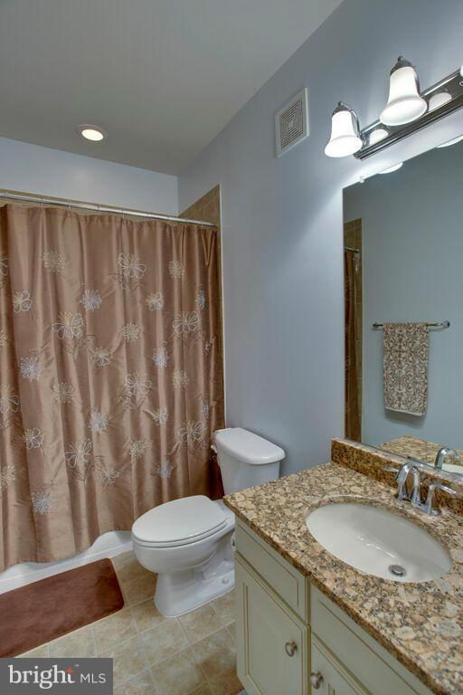 TOWNES CONDOMINIUMS - Residential