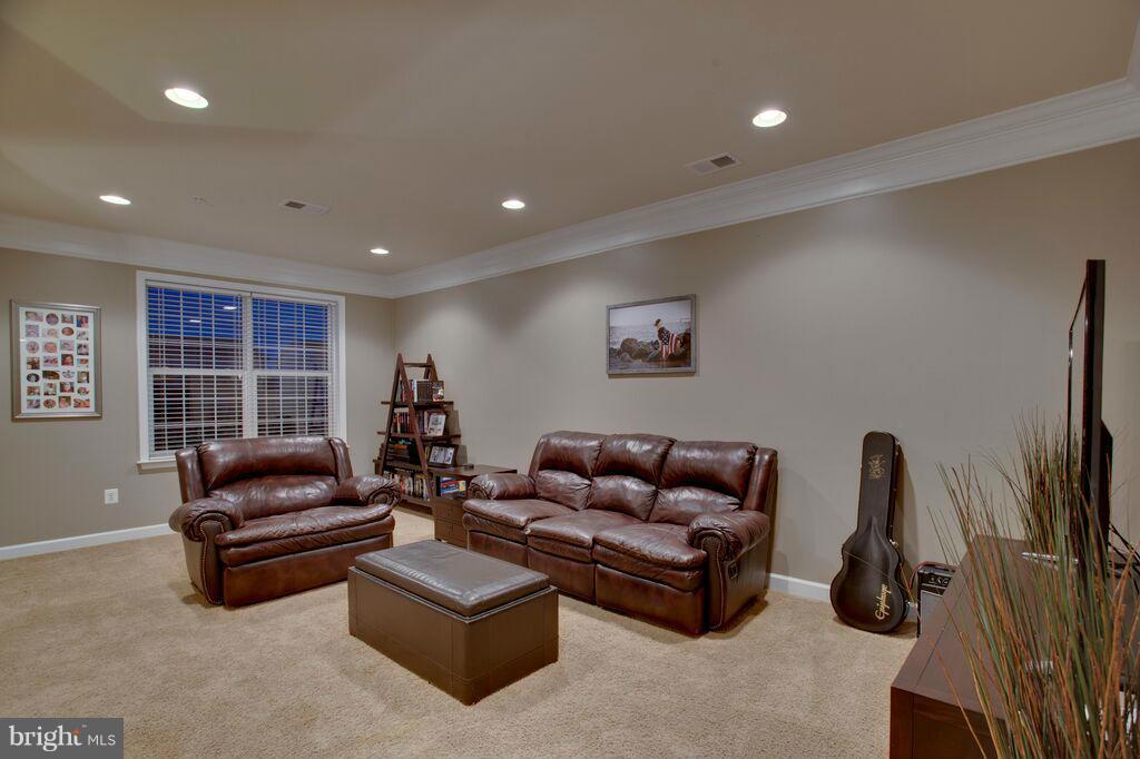 TOWNES CONDOMINIUMS - Residential