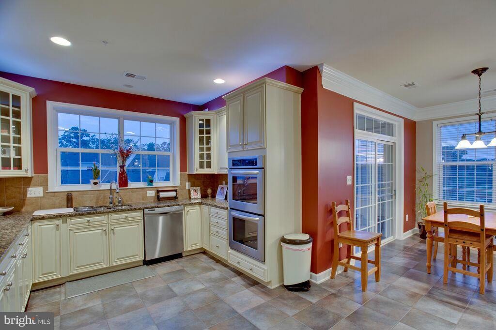 TOWNES CONDOMINIUMS - Residential