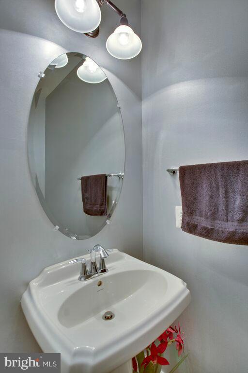 TOWNES CONDOMINIUMS - Residential