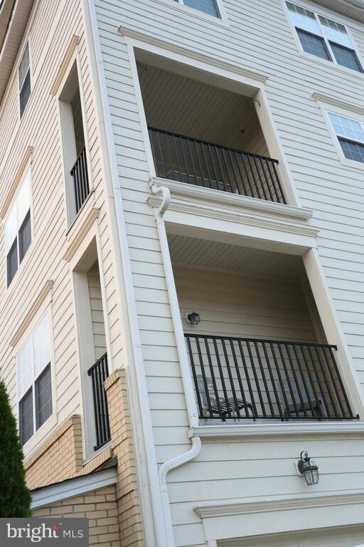 TOWNES CONDOMINIUMS - Residential