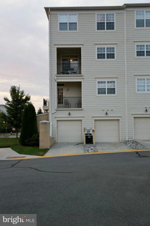 TOWNES CONDOMINIUMS - Residential